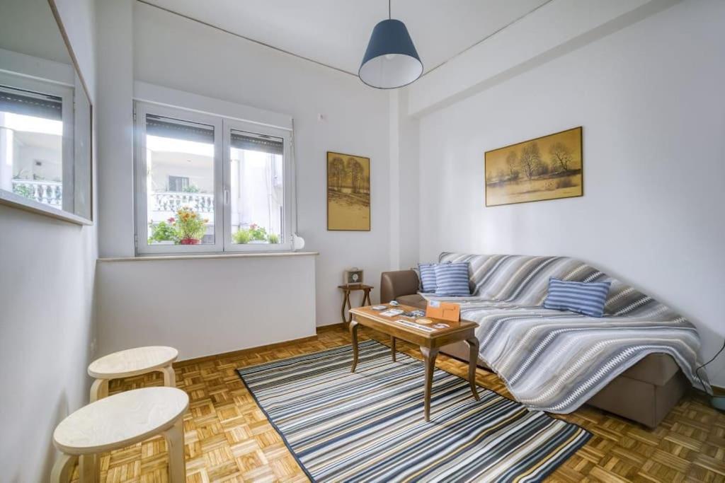 Apartment Bright Colourful Center *